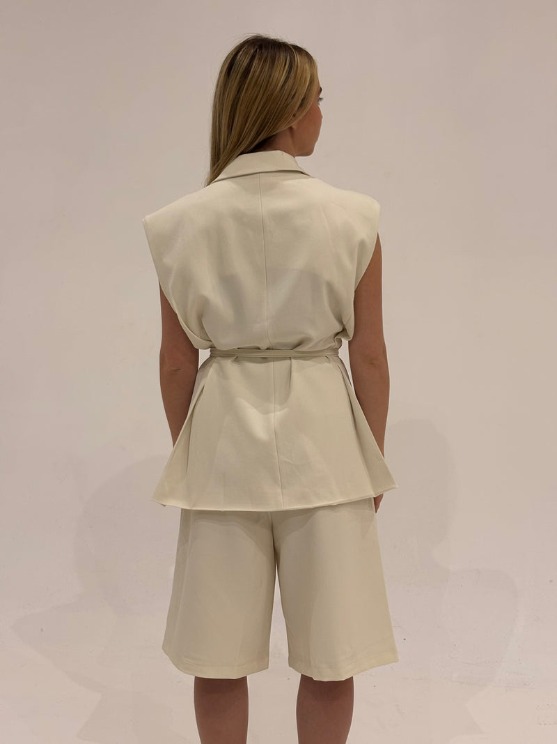 Ensemble blazer/ bermudas